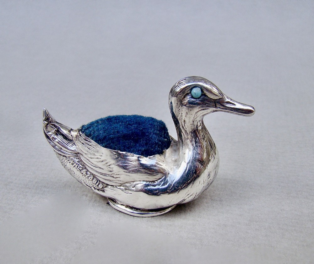 EXQUISITE EDWARDIAN SILVER DUCK PIN CUSHION BY SYDNEY & CO, BIRMINGHAM 1908 View II