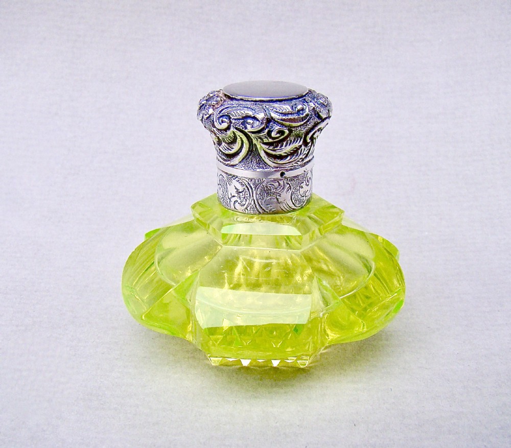 STUNNING VICTORIAN SILVER MOUNTED URANIUM GLASS SCENT BOTTLE, CIRCA 1880