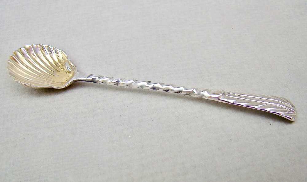 EXQUISITE EARLY VICTORIAN SILVER CONDIMENT SPOON BY JOHN WILMIN FIGG, LONDON 1858 View II