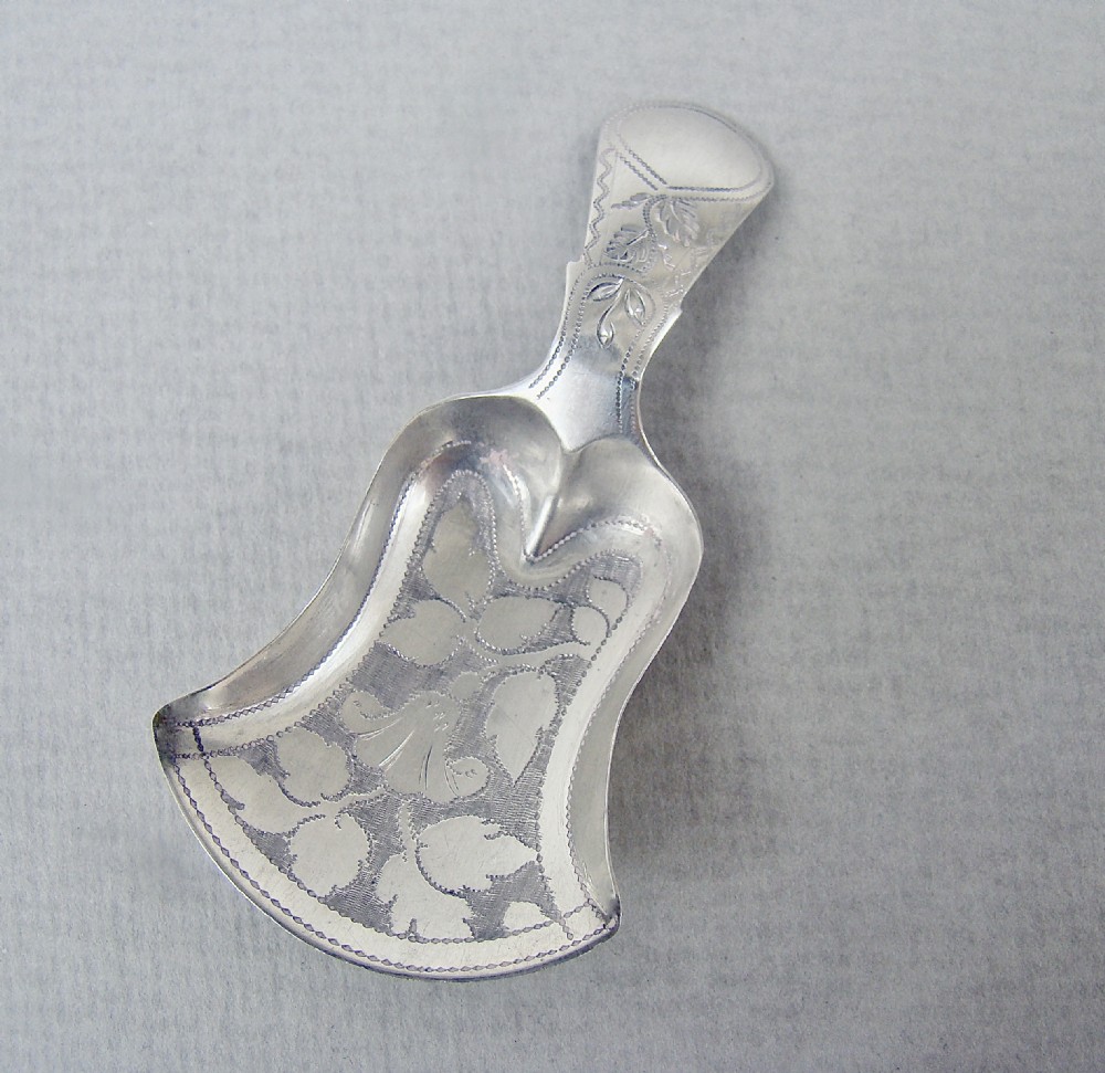 DELIGHTFUL GEORGIAN SILVER TULIP-SHAPED CADDY SPOON BY JOHN THORNTON, BIRMINGHAM 1790