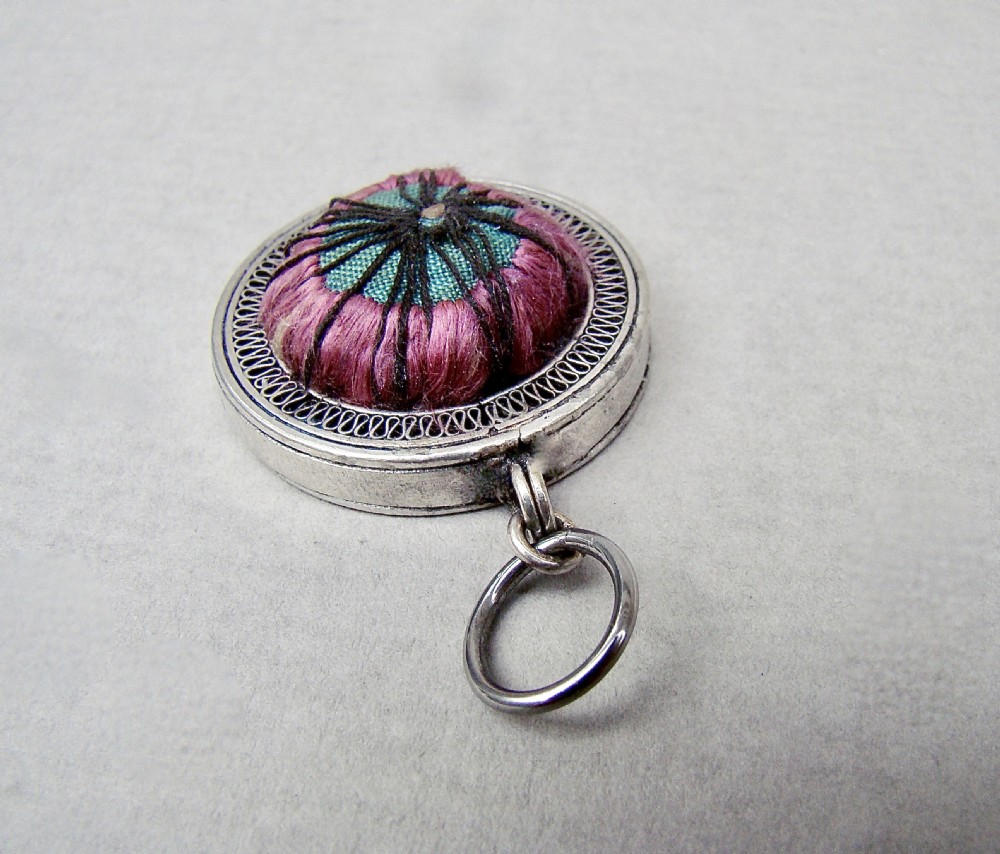RARE GEORGIAN SILVER FILIGREE WHEEL CHATELAINE PIN CUSHION, CIRCA 1790 View V