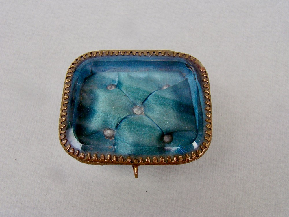 DELIGHTFUL FRENCH BEVELLED GLASS TRINKET BOX, CIRCA 1890 View II