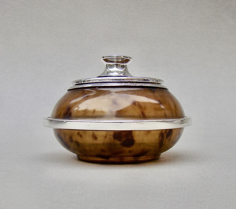 ELEGANT ART DECO SILVER & TORTOISESHELL DRESSING TABLE JAR BY SAMUEL LEVI, BIRMINGHAM 1922
