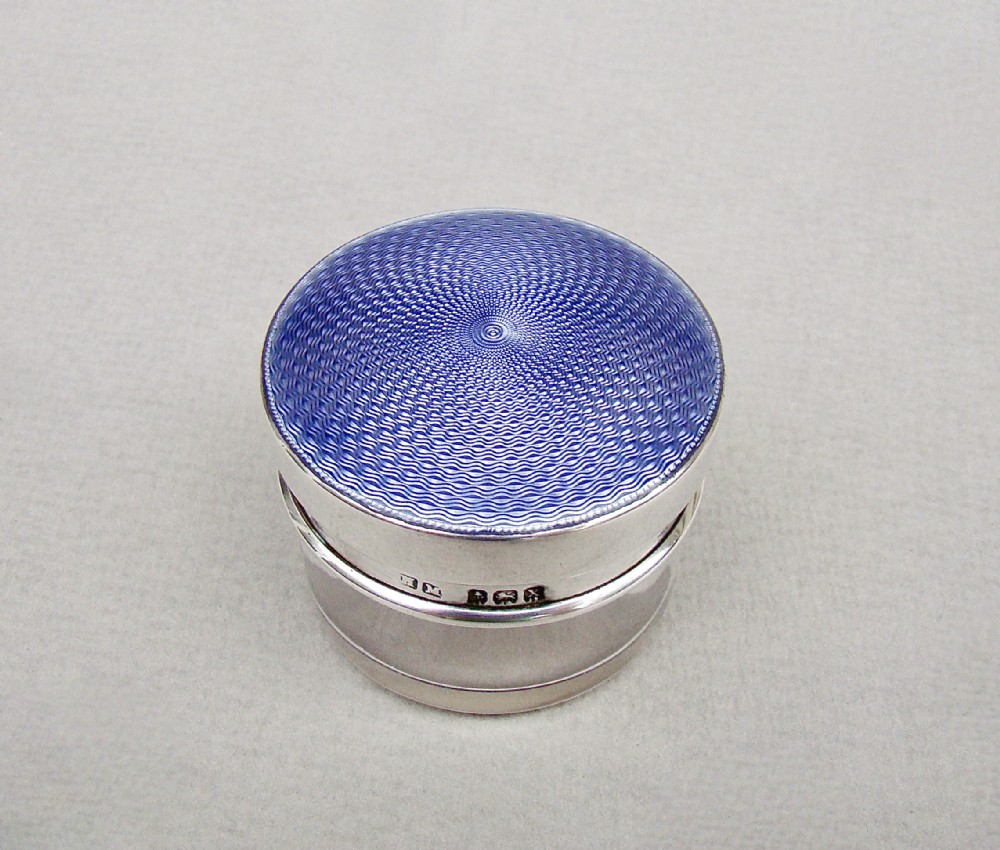 EXQUISITE SILVER & GUILLOCHE ENAMEL SMALL DRESSING TABLE JAR BY HENRY MATTHEWS, BIRMINGHAM 1922