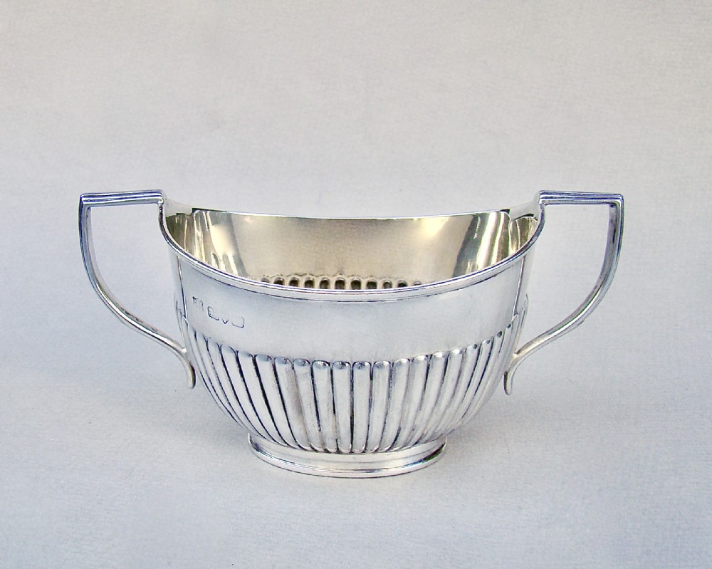 ELEGANT GEORGE V SILVER SUGAR BOWL BY THE BARKER BROTHERS, CHESTER 1922