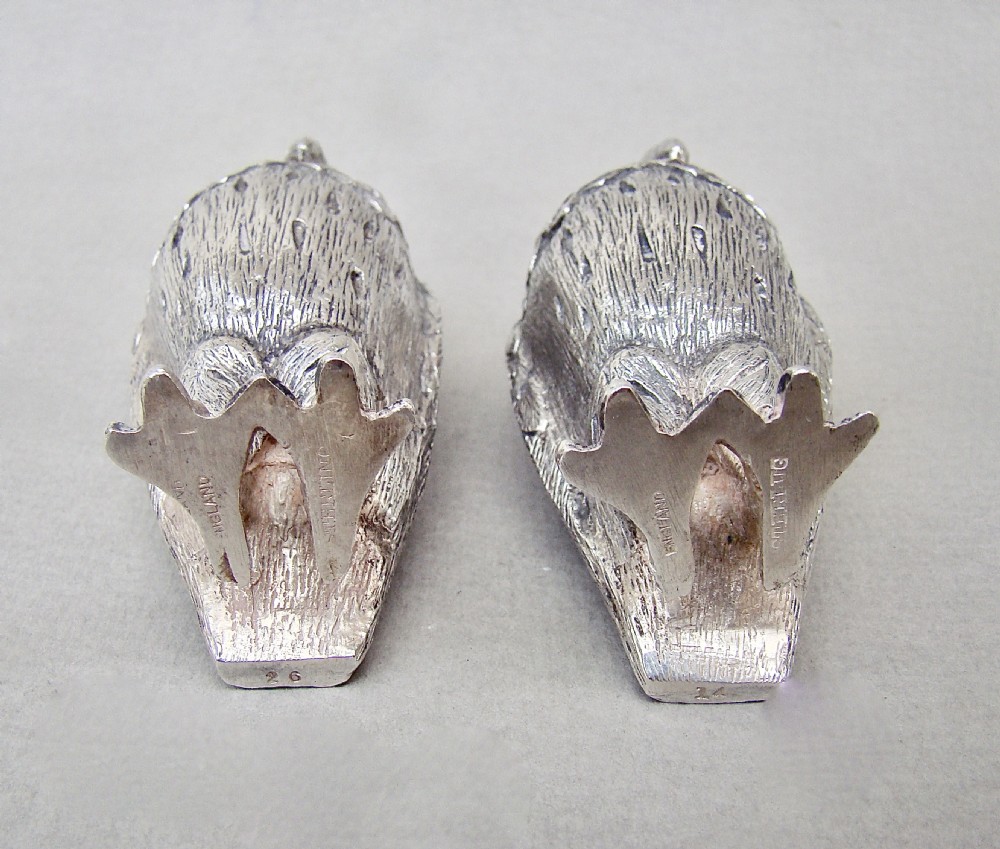 RARE AND FABULOUS SOLID SILVER OWL CRUET SET BY TIFFANY, LONDON 1968 View V