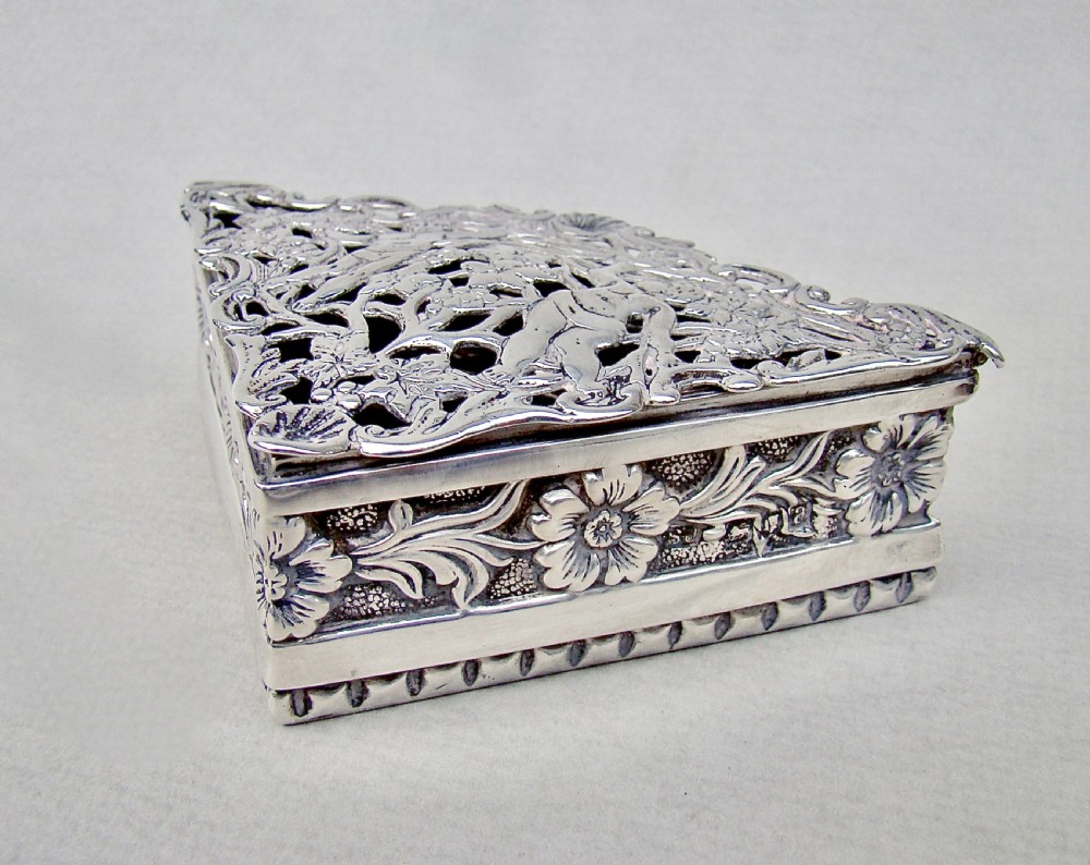 FABULOUS VICTORIAN SILVER POT POURRI BOX BY SAMUEL JACOBS, LONDON 1896 View III