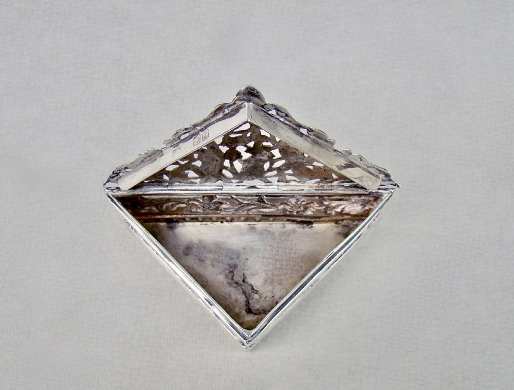 FABULOUS VICTORIAN SILVER POT POURRI BOX BY SAMUEL JACOBS, LONDON 1896 View VIII