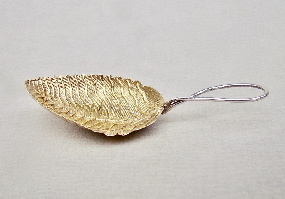 FABULOUS GEORGIAN SILVER-GILT LEAF CADDY SPOON BY ELIZABETH MORLEY, LONDON 1802 View II