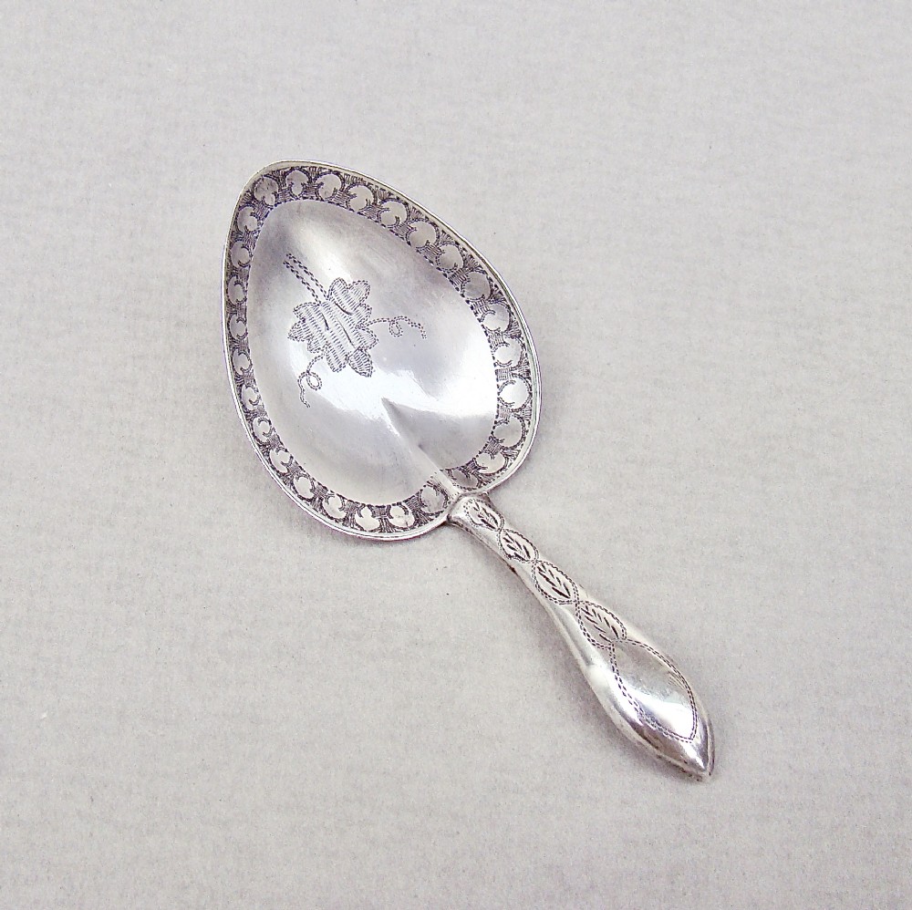 EXQUISITE GEORGIAN SILVER HEART-SHAPED CADDY SPOON BY JOSEPH TAYLOR, BIRMINGHAM 1811
