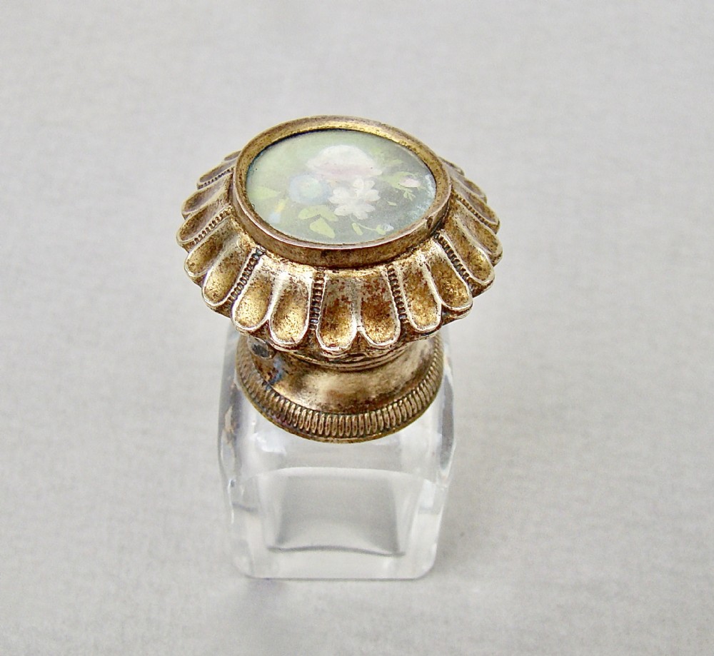 SMALL FRENCH PALAIS ROYAL ORMULU AND GLASS SCENT BOTTLE, CIRCA 1880