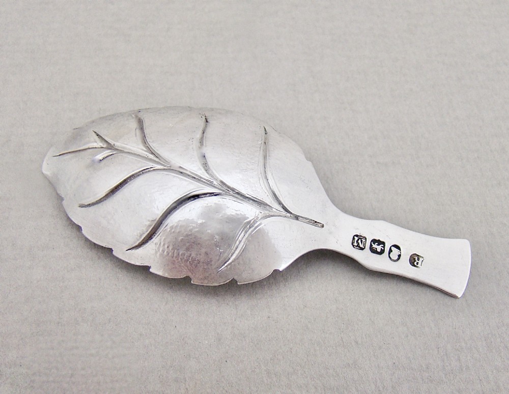 RARE GEORGIAN SILVER LEAF-SHAPED SILVER CADDY SPOON BY ROBERT RUTLAND, LONDON 1807 View III