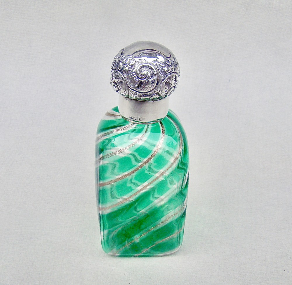 DELIGHTFUL VICTORIAN SILVER MOUNTED LATTICINO GLASS SCENT BOTTLE, CIRCA 1890