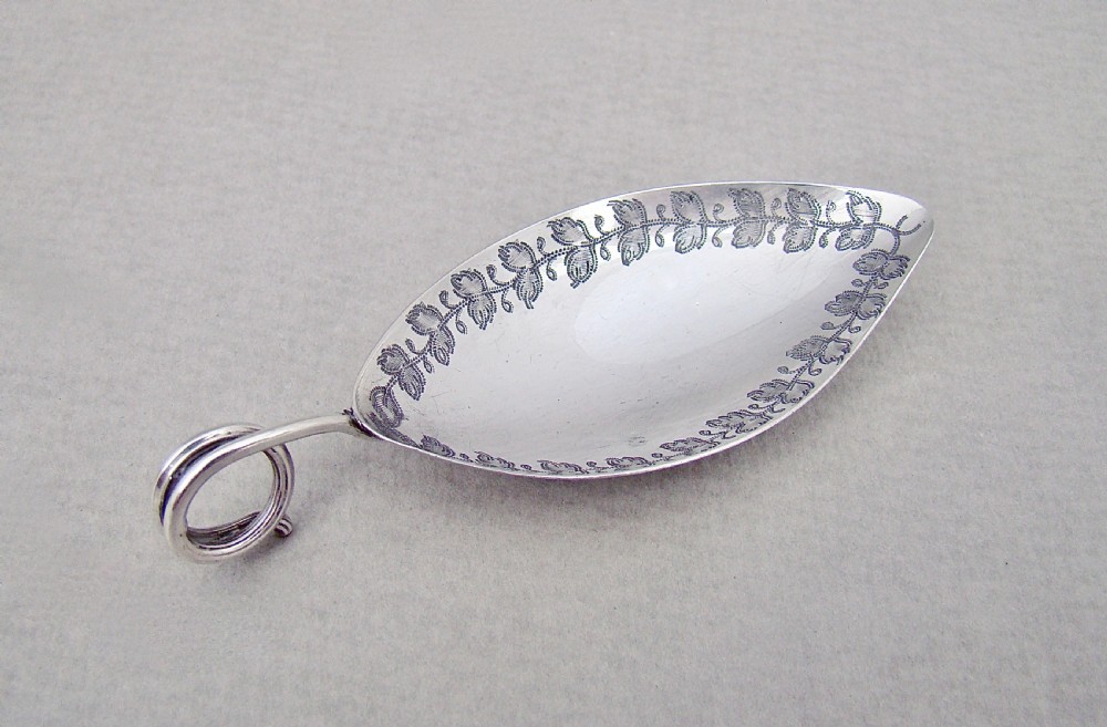 GEORGIAN SILVER LEAF-SHAPED CADDY SPOON BY ELIZABETH MORLEY, LONDON 1807 View III