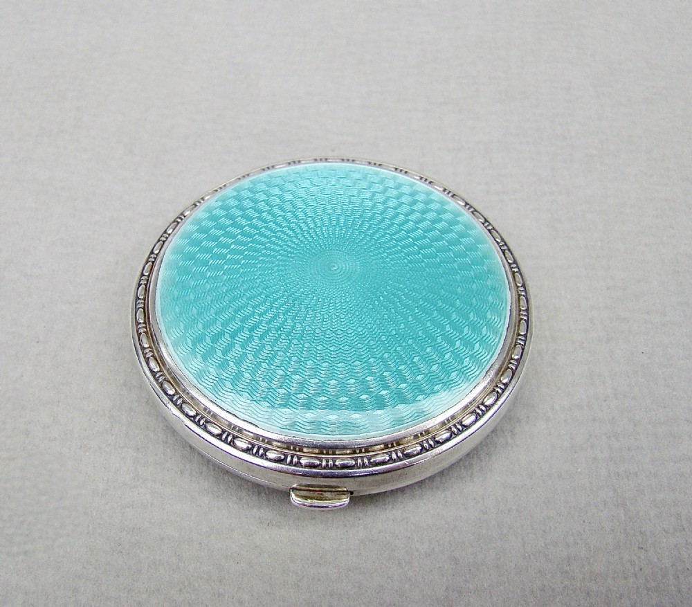 FABULOUS ART DECO SILVER AND GUILLOCHE ENAMEL COMPACT BY CRISFORD & NORRIS, BIRMINGHAM 1931 View III