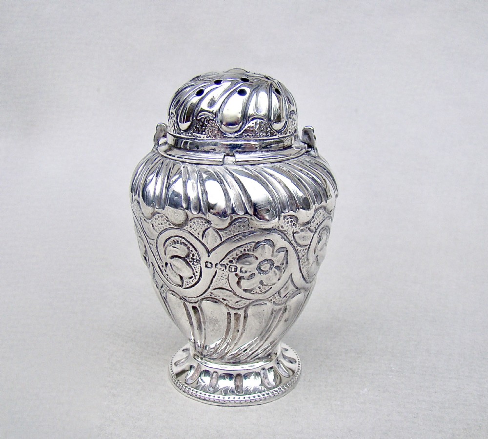 DELIGHTFUL VICTORIAN SILVER POUNCE POT BY JAMES DEAKIN & SONS, SHEFFIELD 1886