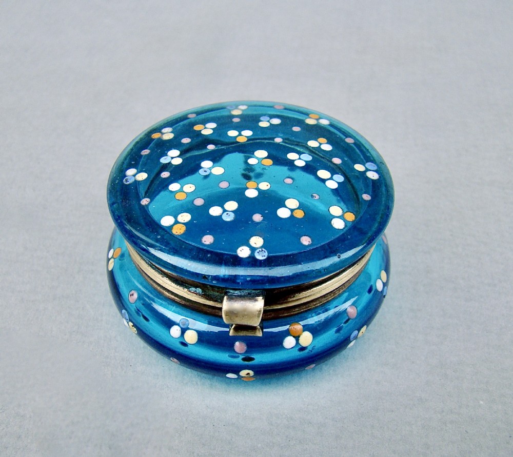 DELIGHTFUL FRENCH TURQUOISE GLASS ENAMELLED TRINKET BOX, CIRCA 1890