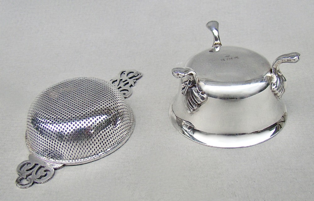 FABULOUS MID-CENTURY SILVER TEA STRAINER & STAND BY CHATTERLEY & SON, BIRMINGHAM 1966 View IV