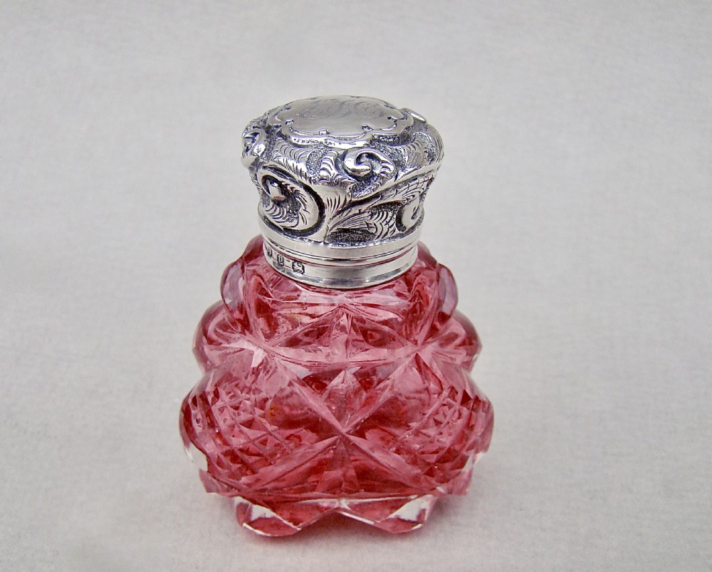 VICTORIAN SILVER & SLICED-CUT GLASS SCENT BOTTLE BY THE MOUSLEY BROTHERS, BIRMINGHAM 1898