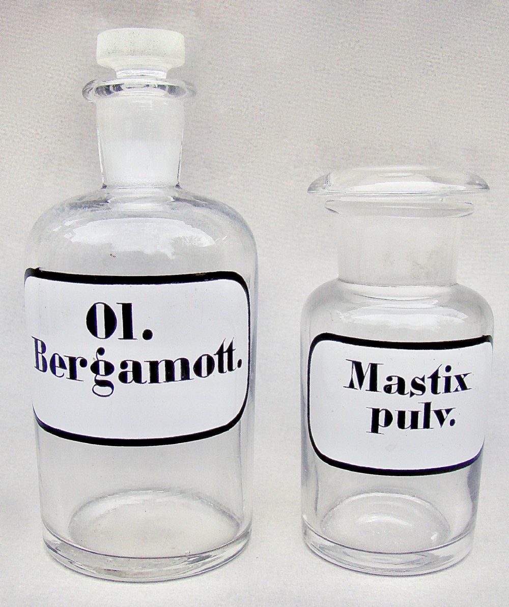 SET OF TWO SMALL VICTORIAN WHITE LABEL APOTHECARY JARS, CIRCA 1890