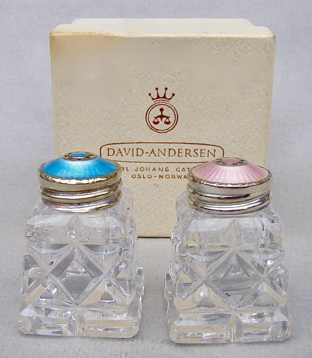 CASED PAIR OF NORWEGIAN ART DECO SILVER AND ENAMEL SALTS BY DAVID ANDERSEN, CIRCA 1930
