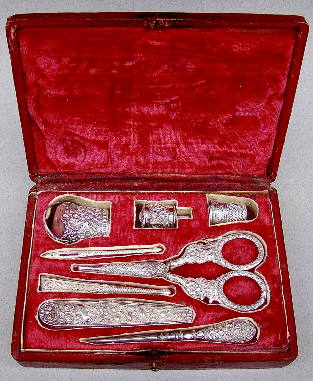 EXCEPTIONAL 19TH CENTURY FRENCH 8 PIECES SILVER SEWING SET, CIRCA 1840