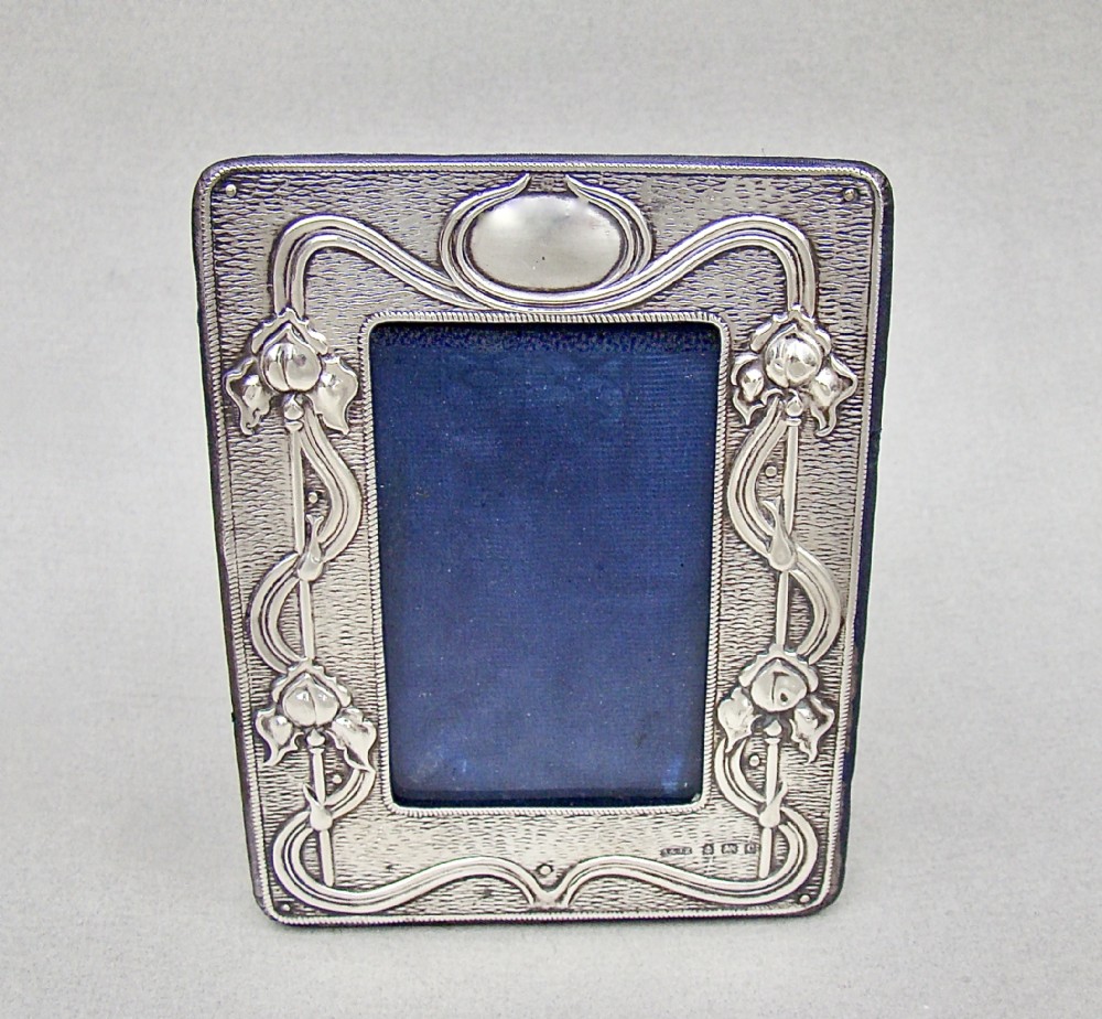 EXQUISITE ART NOUVEAU SMALL SILVER PHOTO FRAME BY A&J ZIMMERMAN, BIRMINGHAM 1902