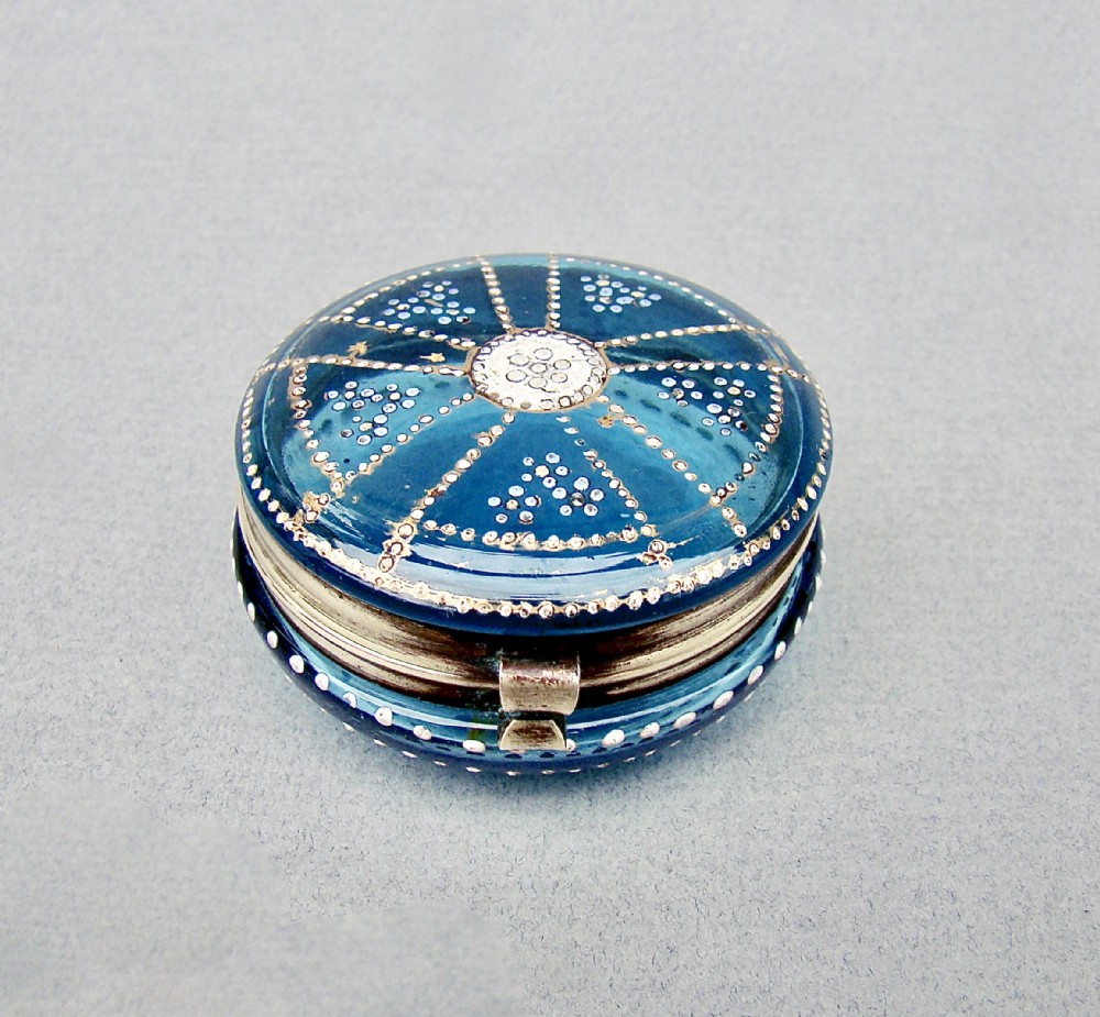 DELIGHTFUL FRENCH TURQUOISE GLASS ENAMELLED TRINKET BOX, CIRCA 1890