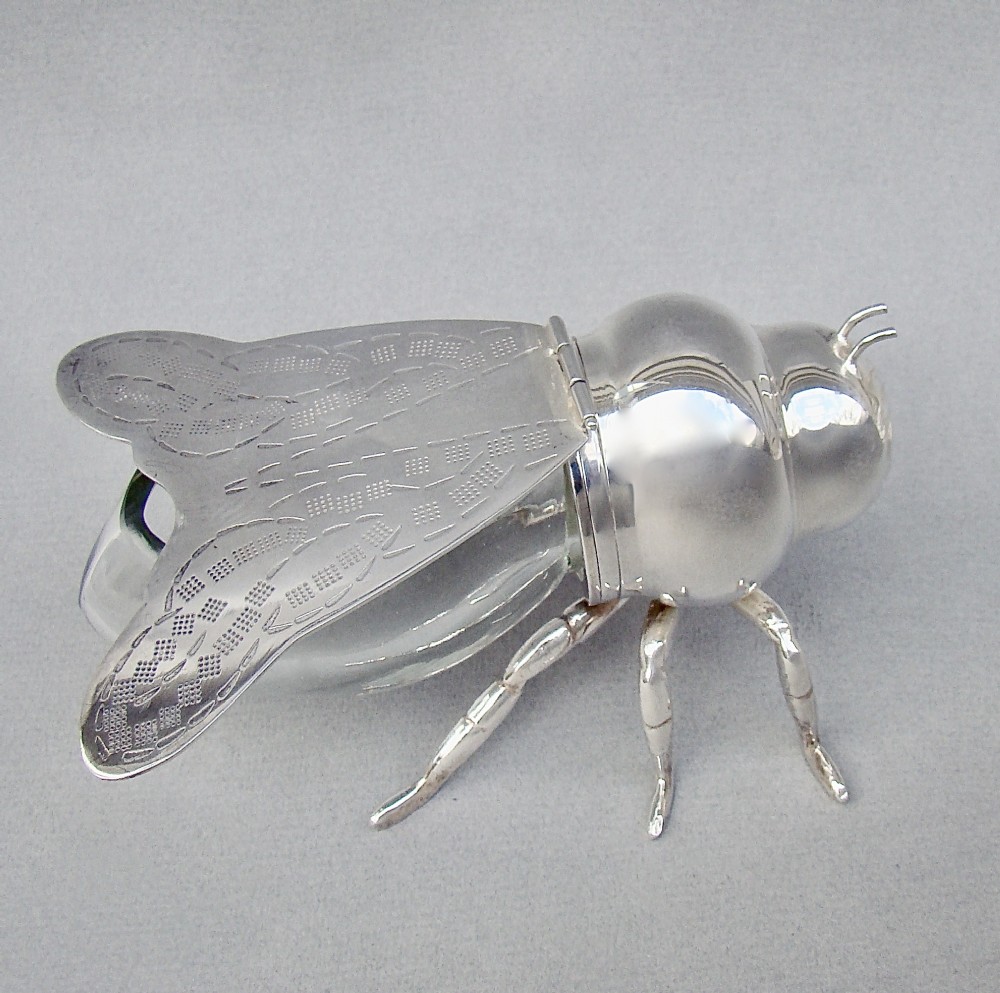 EDWARDIAN SILVER PLATED BEE HONEY POT BY JAMES DIXON & SONS, CIRCA 1910