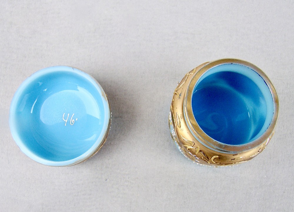DELIGHTFUL MOSER TURQUOISE OPALINE AND GILT GLASS ROUGE POT, CIRCA 1890 View V