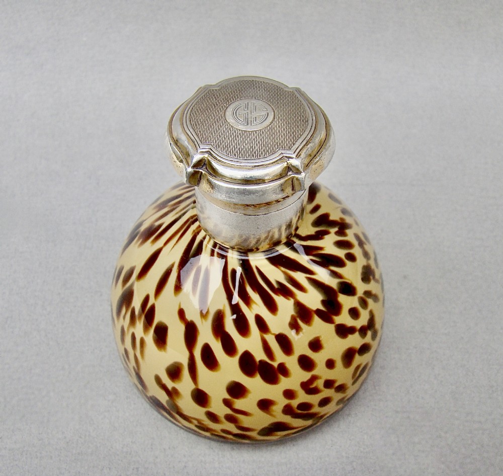 ART DECO SILVER GILT TORTOISESHELL GLASS SCENT BOTTLE BY RICHARD COMYNS, LONDON 1933