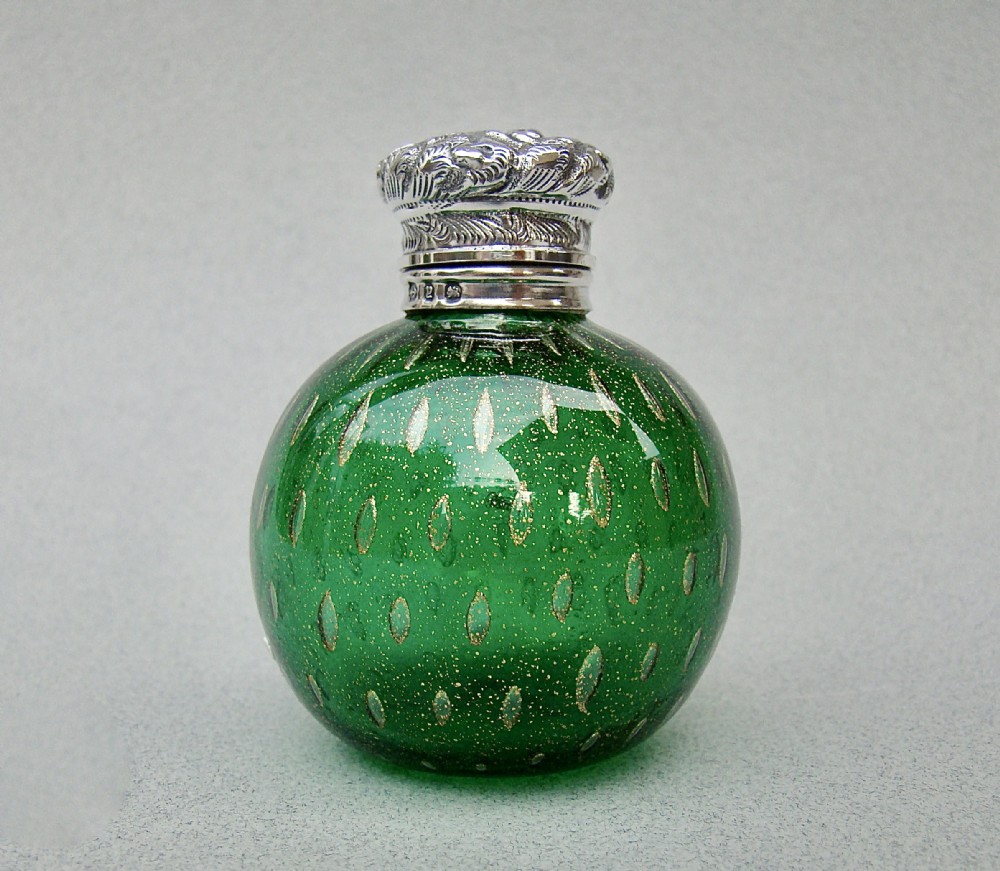 VICTORIAN SILVER MOUNTED MURANO GLASS SCENT BOTTLE BY THE MOUSLEY BROTHERS, BIRMINGHAM 1898