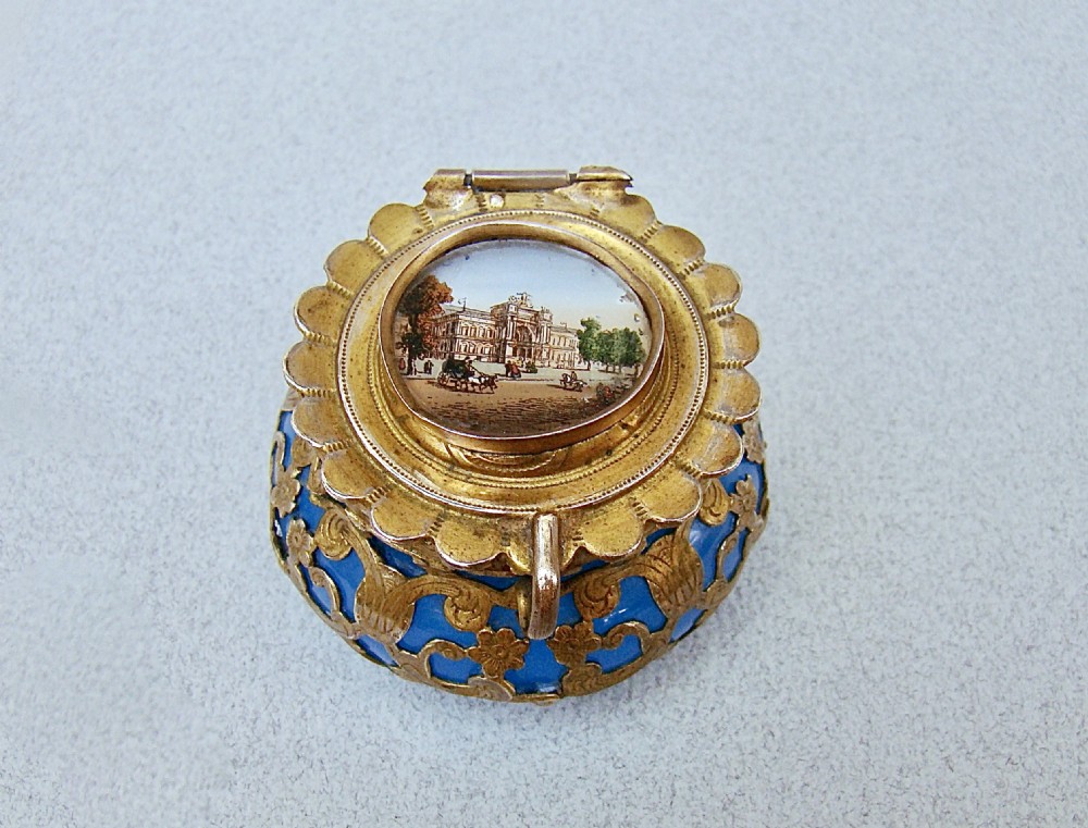 19TH C. PALAIS ROYAL GRAND TOUR FRENCH OPALINE GLASS TRINKET BOX, CIRCA 1860
