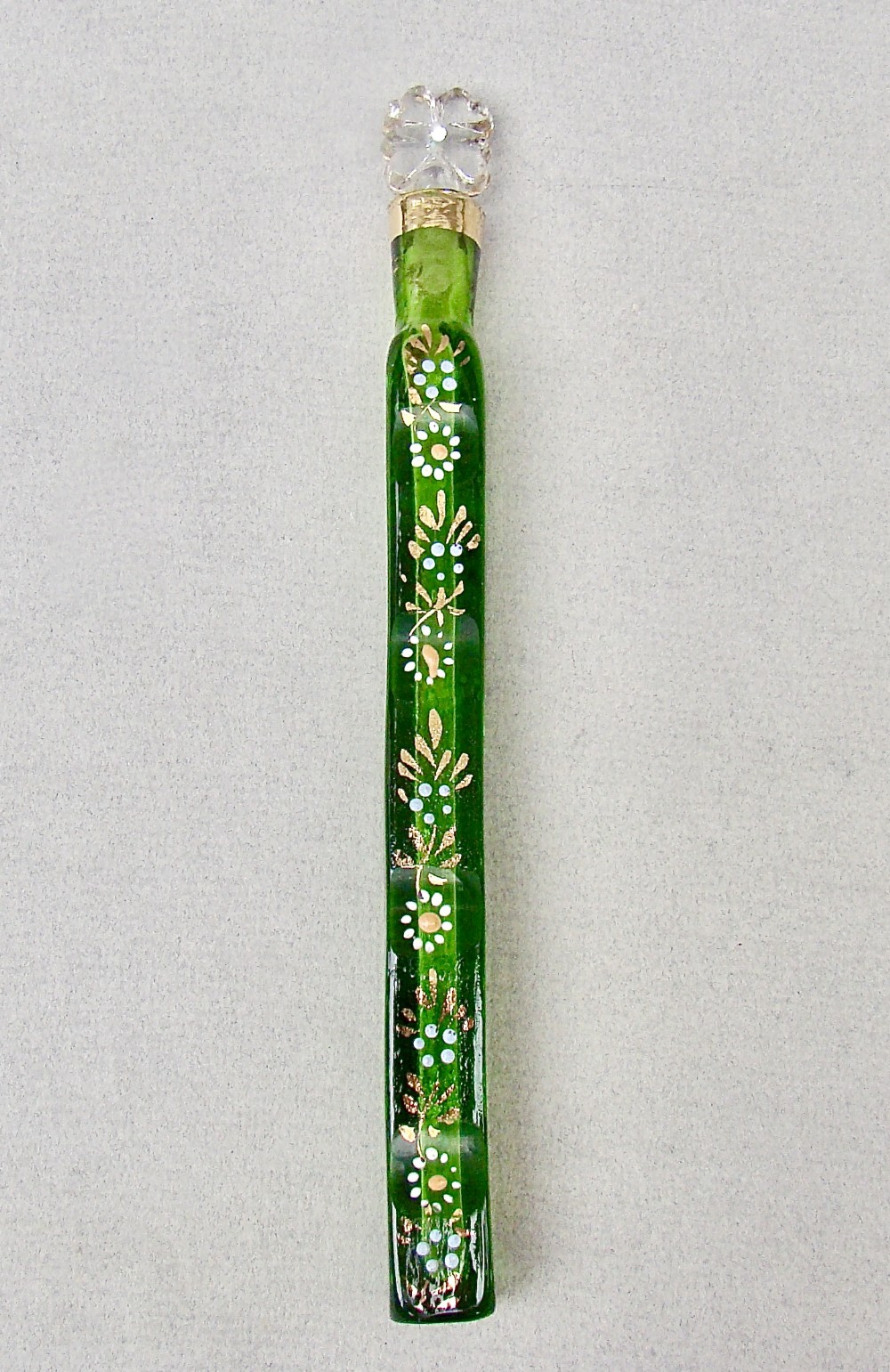 RARE OXFORD LAVENDER GILT & ENAMELLED GREEN GLASS SCENT BOTTLE, CIRCA 1870