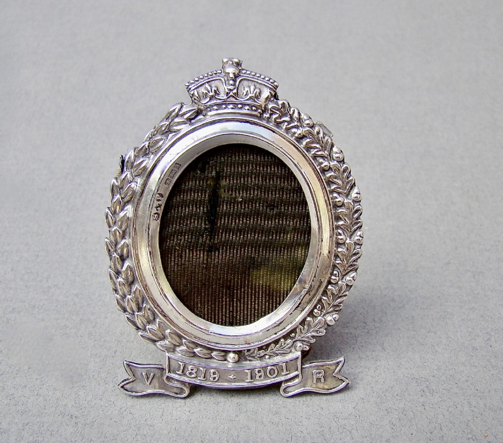 EXQUISITE MINIATURE SILVER COMMEMORATIVE VICTORIAN SILVER PHOTO FRAME, BIRMINGHAM 1900