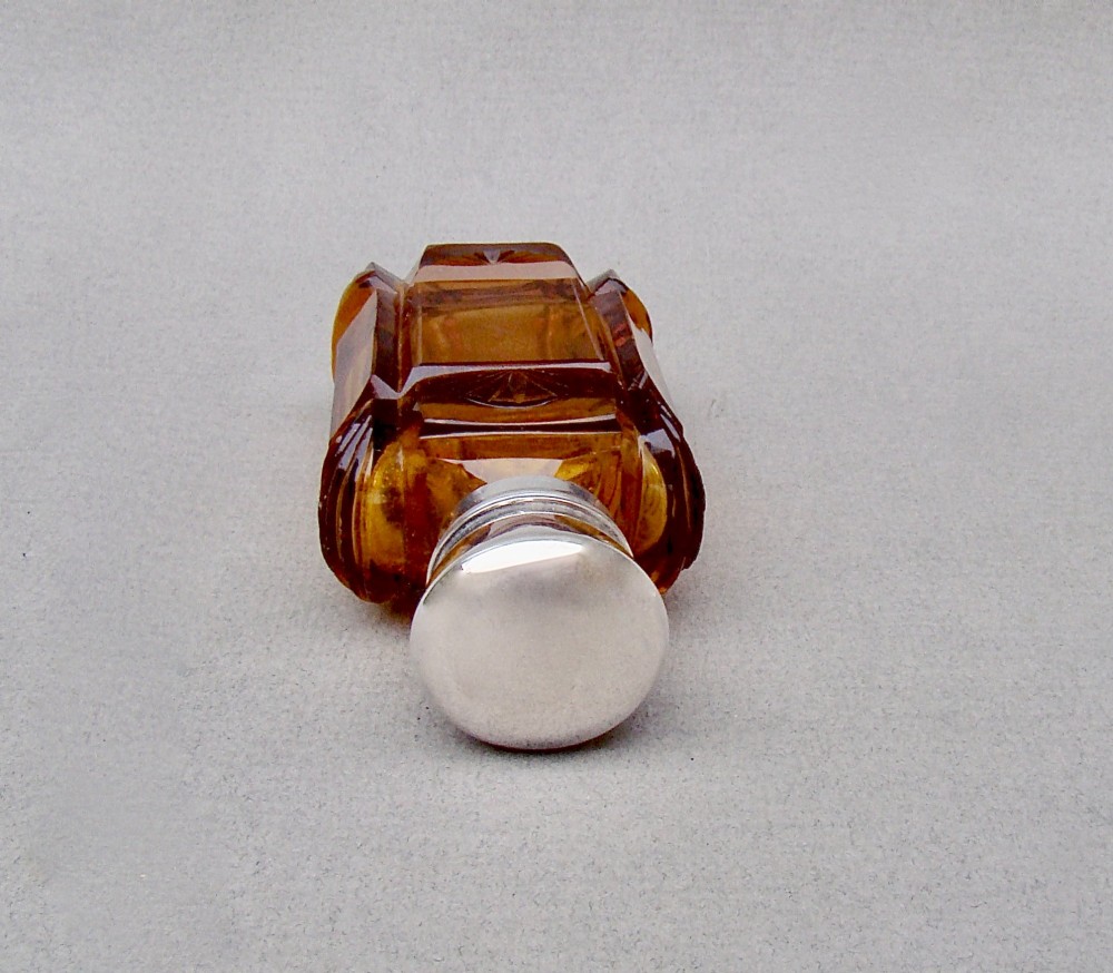 RARE EARLY VICTORIAN SILVER MOUNTED AMBER GLASS SCENT BOTTLE, CIRCA 1860 View V