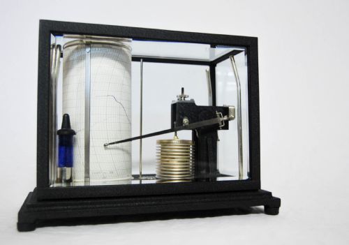 Early Twentieth Century Negretti & Zambra Barograph Model D9167 Manufactured Under Licence from Short & Mason