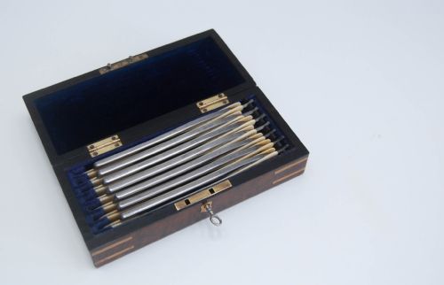 fig 1. Cased Seven Day Cut-Throat Razor Set by Thomas Lund of 57 Cornhill London