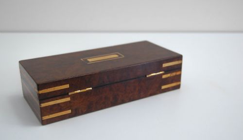 fig 2. Cased Seven Day Cut-Throat Razor Set by Thomas Lund of 57 Cornhill London