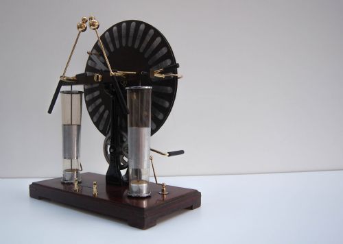 fig 1. Art Deco Period German Wimshurst Machine by Voltana