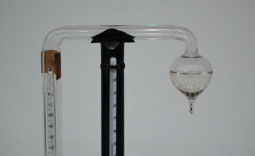 fig 2. Late Victorian Cased Daniells Hygrometer by Negretti & Zambra London