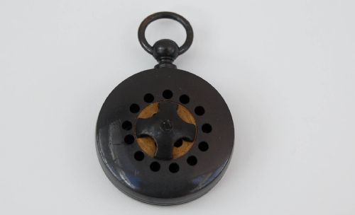 fig 1. Edwardian Cased Pocket Damp Protector or Hygrometer by Aitchison & Co of London & Leeds