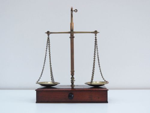 fig 1. Early Victorian Set of Apothecary Scales