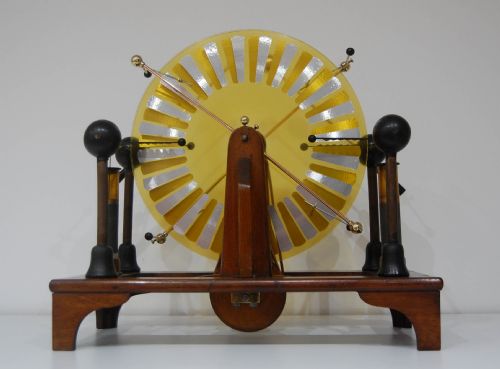 fig 2. Large Late Victorian Wimshurst Machine with 18