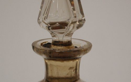 fig 4. Late Victorian Bottle of Mastic Picture Varnish by Winsor & Newton Ltd