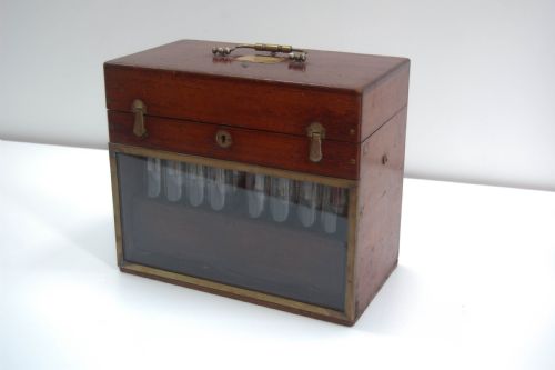 French Wet Cell Electrotherapy Machine by Charles Chardin of Paris