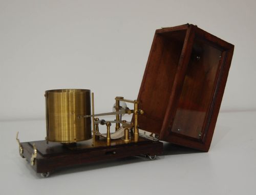 fig 2. Rare Cased Aviation Bourdon Tube Barograph by Richard Freres of Paris