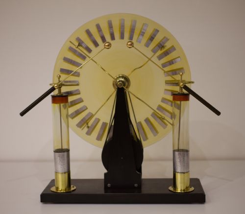 fig 4. Late Victorian Wimshurst Machine by Victor Morlot-Maury of Paris