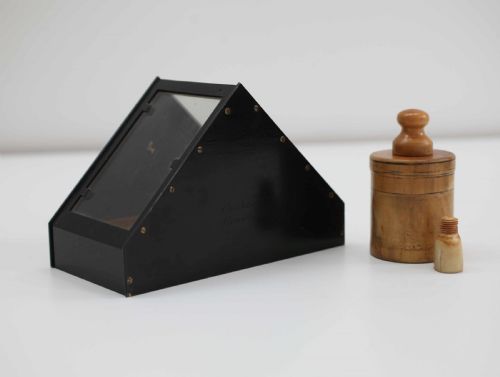 fig 4. Victorian Cased Mercury Trough Type Artifical Horizon by John Crichton of London
