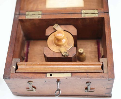 fig 6. Victorian Cased Mercury Trough Type Artifical Horizon by John Crichton of London